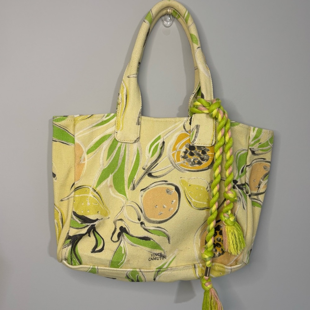 Vince Camuto Orla Tote in Lemon Print Resort Beach Summertime - Picture 2 of 7
